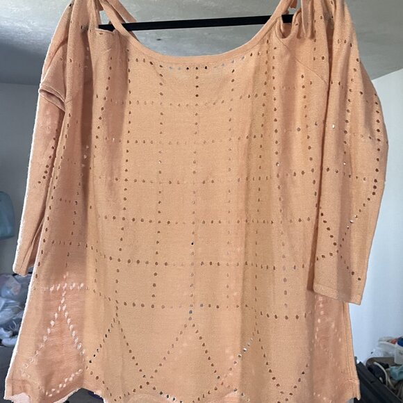 New Beige off the shoulder eyelet blouse (color on hanger more accurate) - Picture 2 of 4